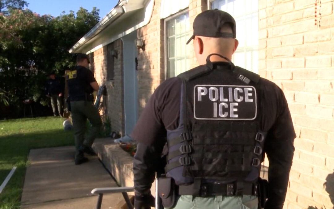 Supervisores de San Diego aprueban medida que limita colaboración con ICE